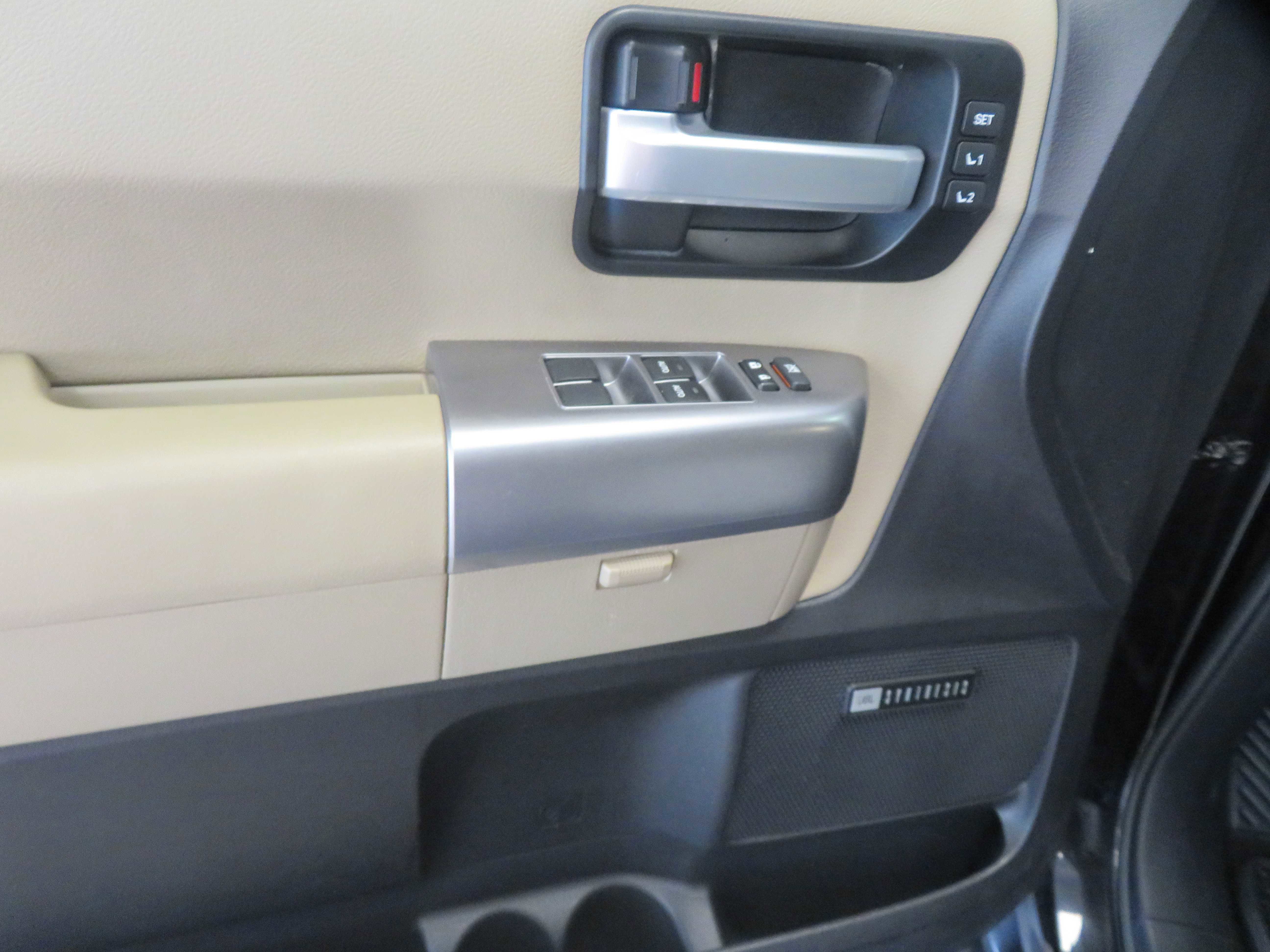 Used 2019 Toyota Sequoia Limited w/ Safety & Convenience Package RWD image 15