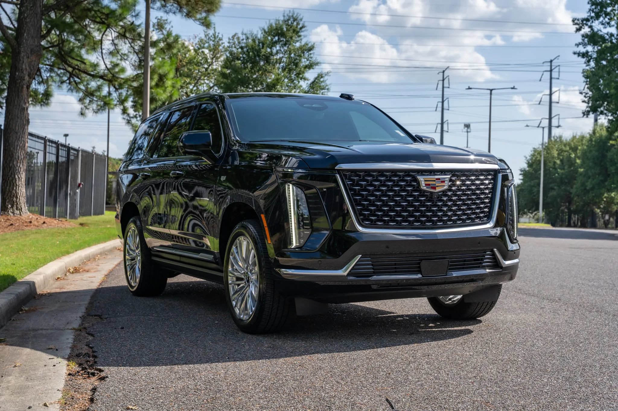 Used 2026 Cadillac Escalade Luxury w/ Touring Package AWD/4WD image 3