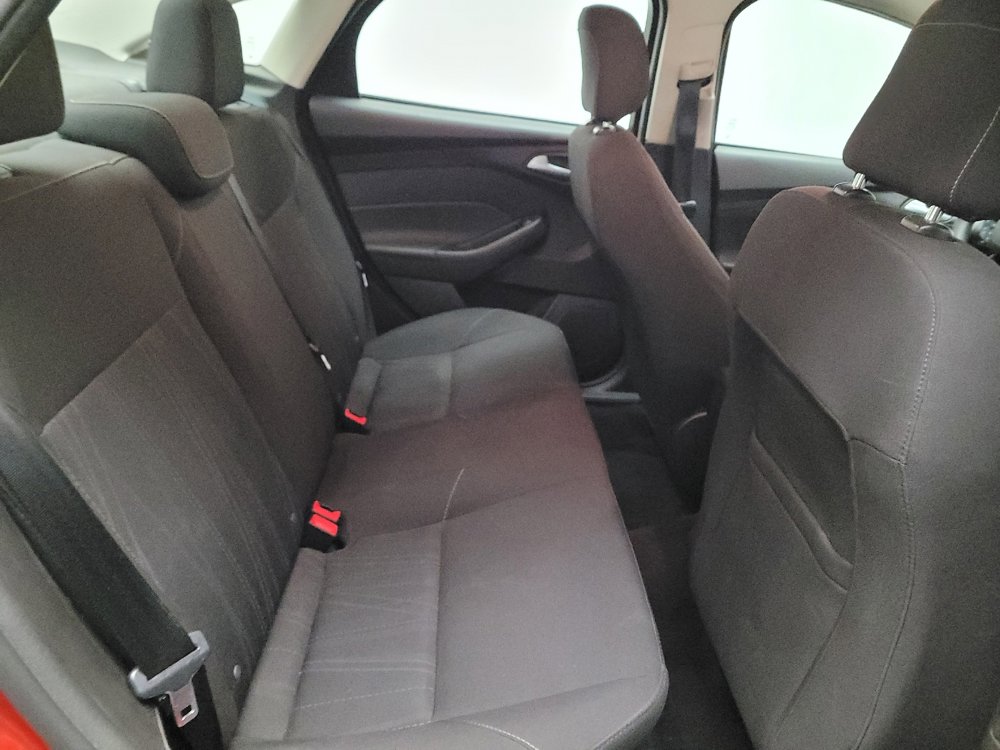 Used 2018 Ford Focus SE FWD image 19