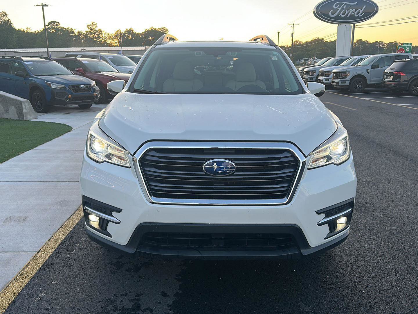 Used 2019 Subaru Ascent Limited AWD/4WD image 2