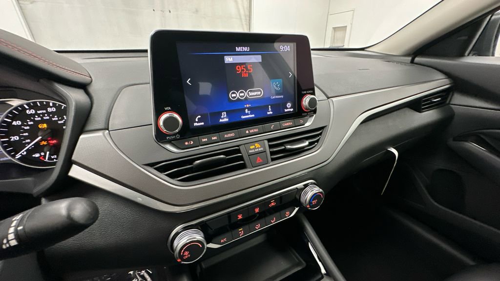 Used 2024 Nissan Altima 2.5 SR image 12