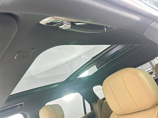 Used 2025 Land Rover Range Rover Sport SE image 14