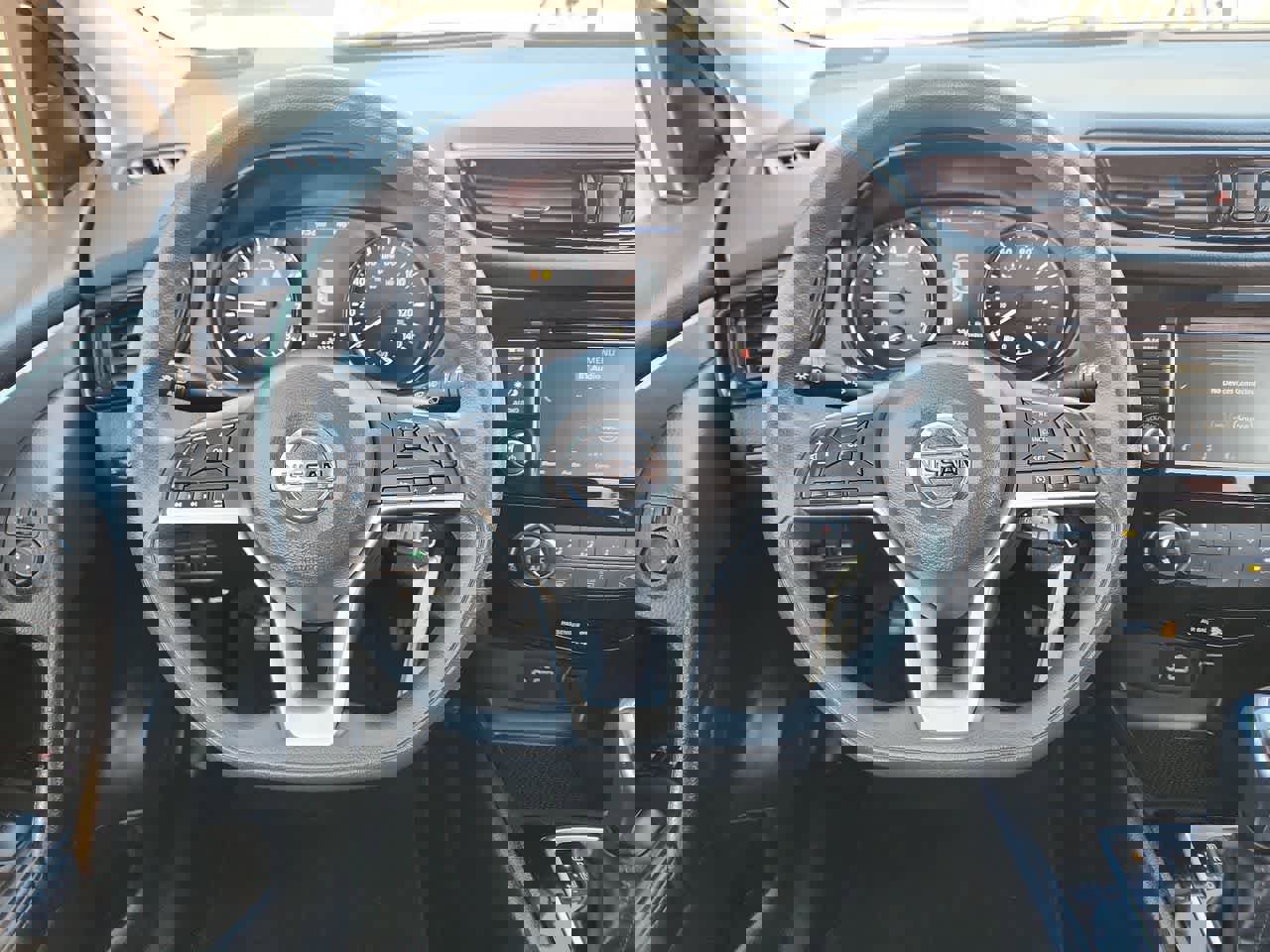 Used 2022 Nissan Rogue Sport S image 19