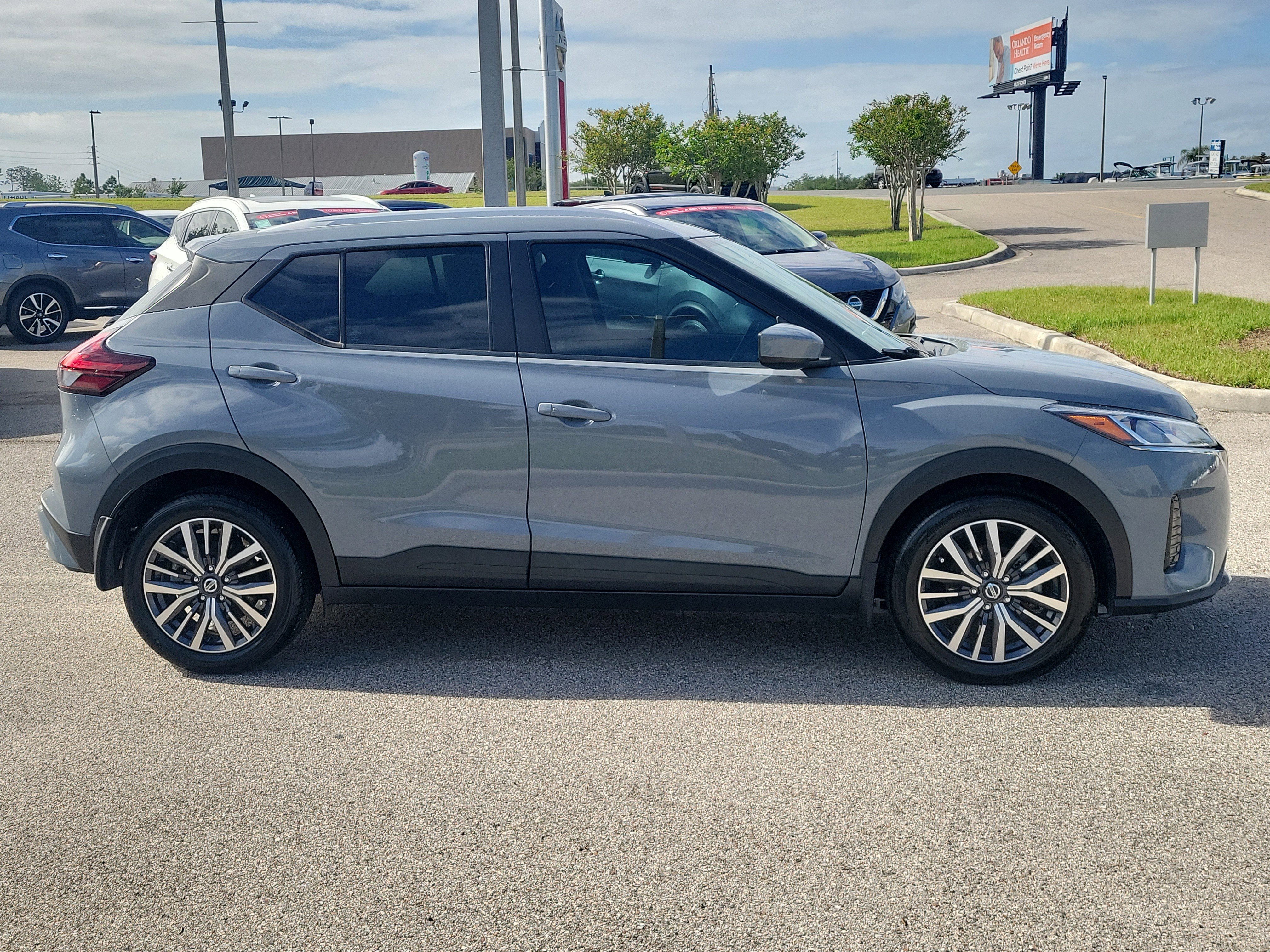 Certified 2021 Nissan Kicks SV FWD image 4
