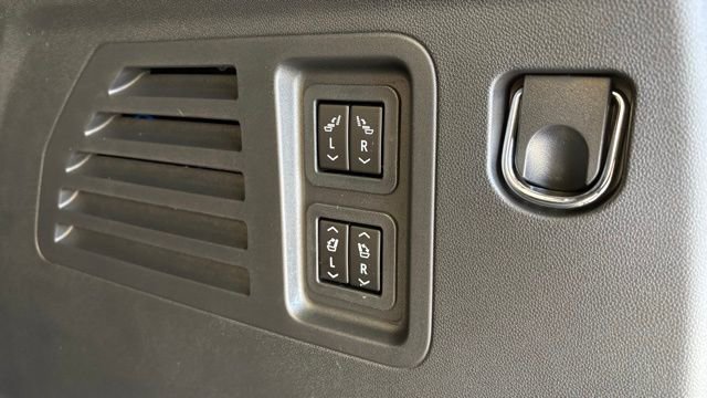 New 2026 Chevrolet Traverse RS image 5