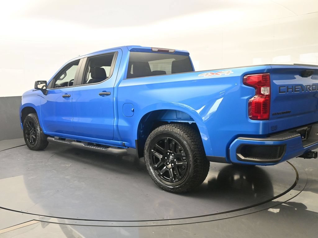 Used 2025 Chevrolet Silverado 1500 Custom w/ Turbomax Blackout Package AWD/4WD image 4