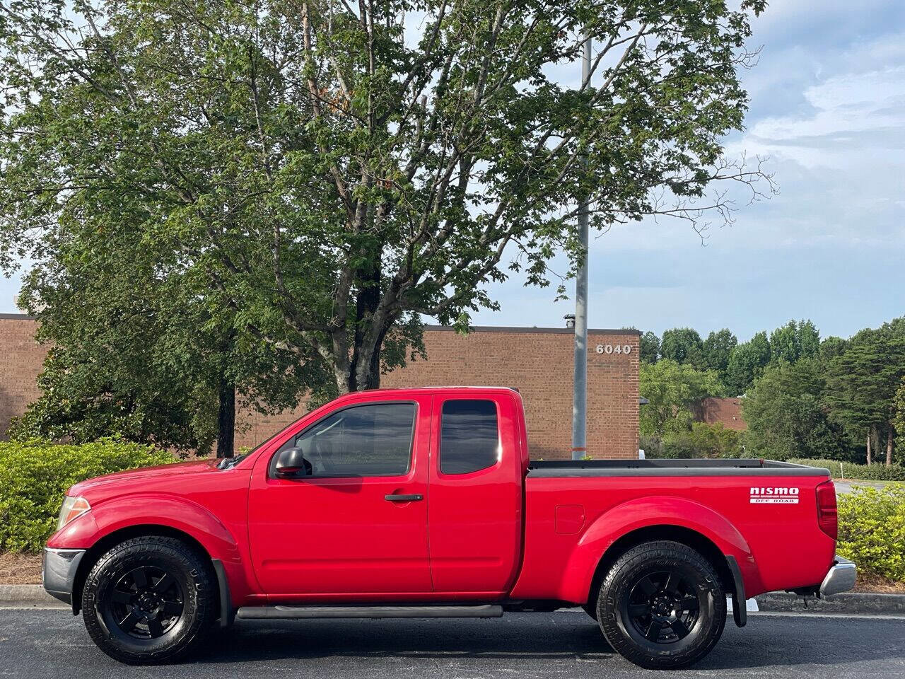Used 2005 Nissan Frontier NISMO w/ (S01) Utility Bed Pkg image 4