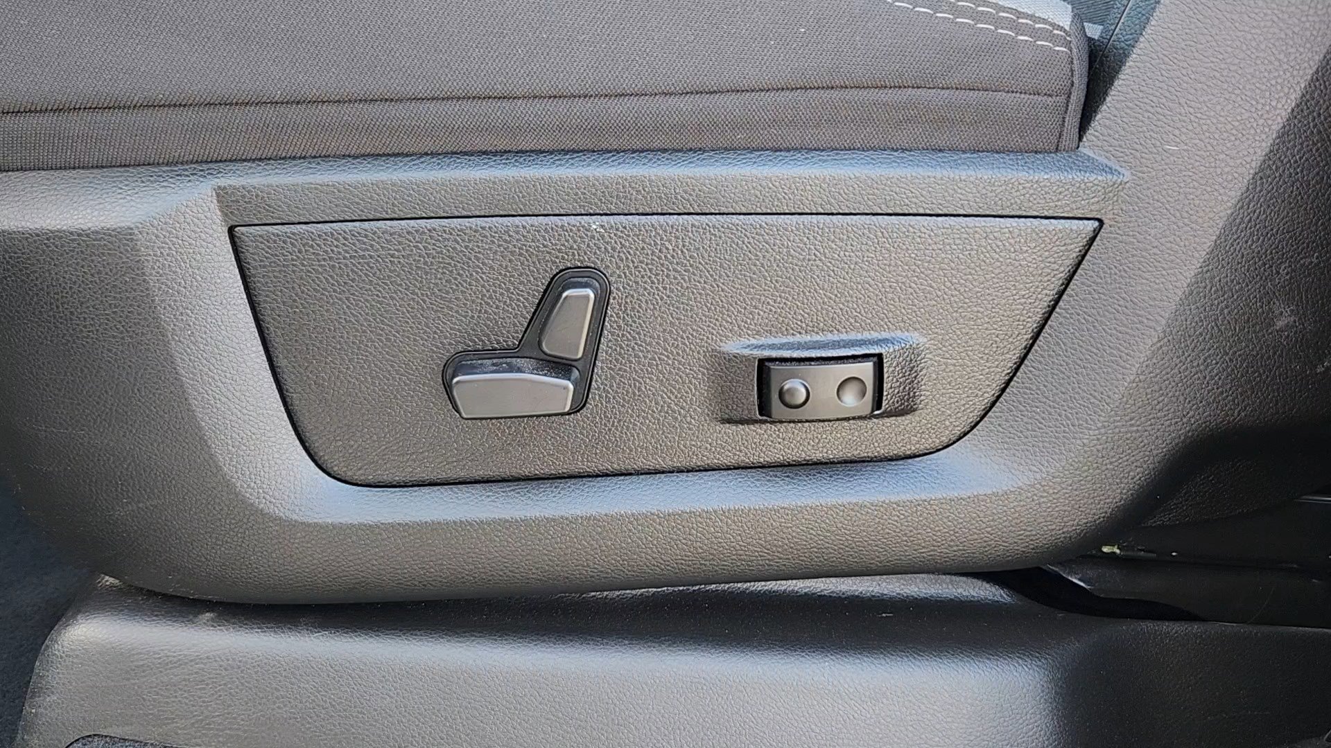 Used 2024 RAM 2500 Big Horn w/ Bed Utility Group image 9