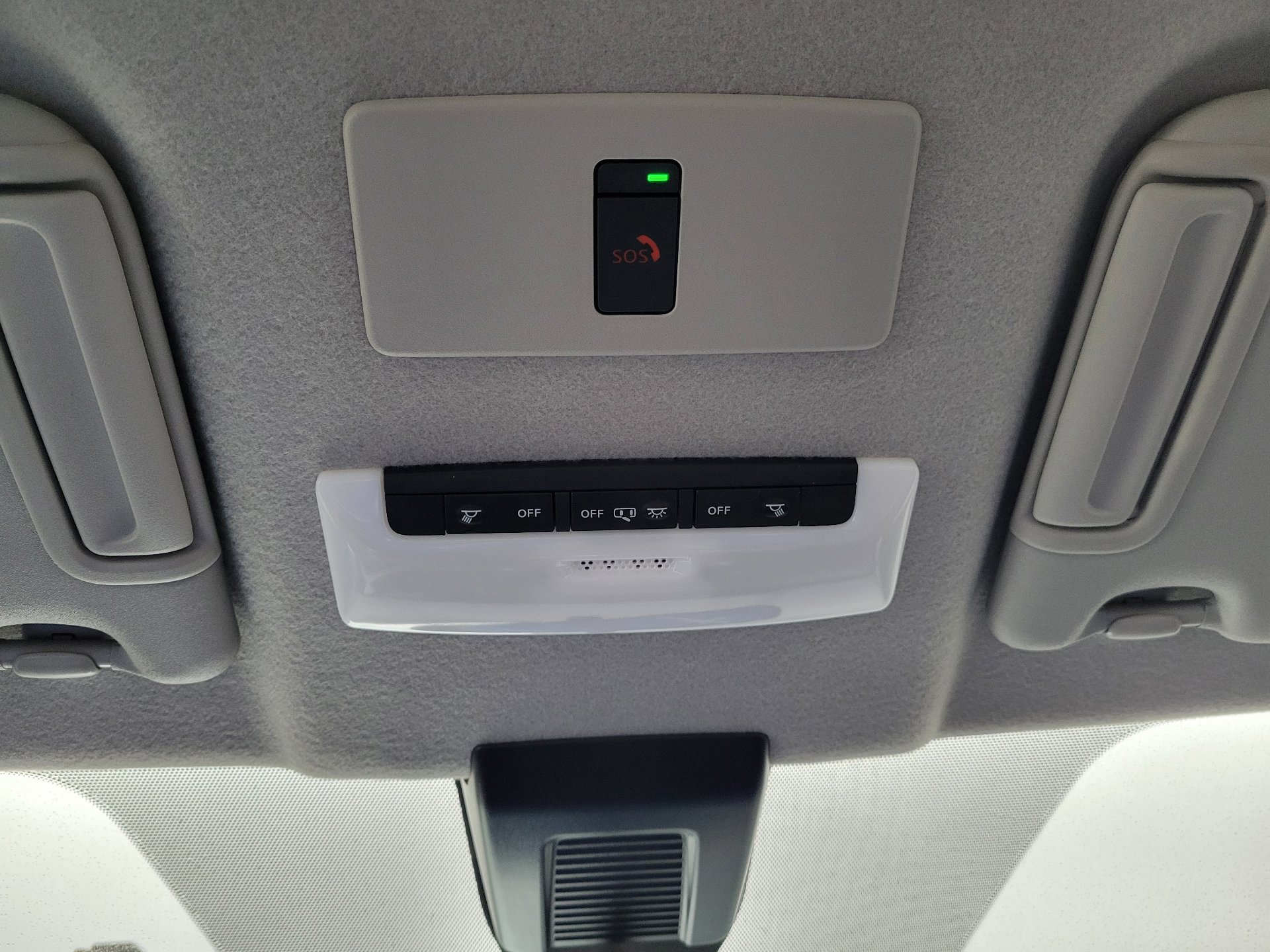 Certified 2023 Nissan Kicks SR w/ SR Premium Package image 30