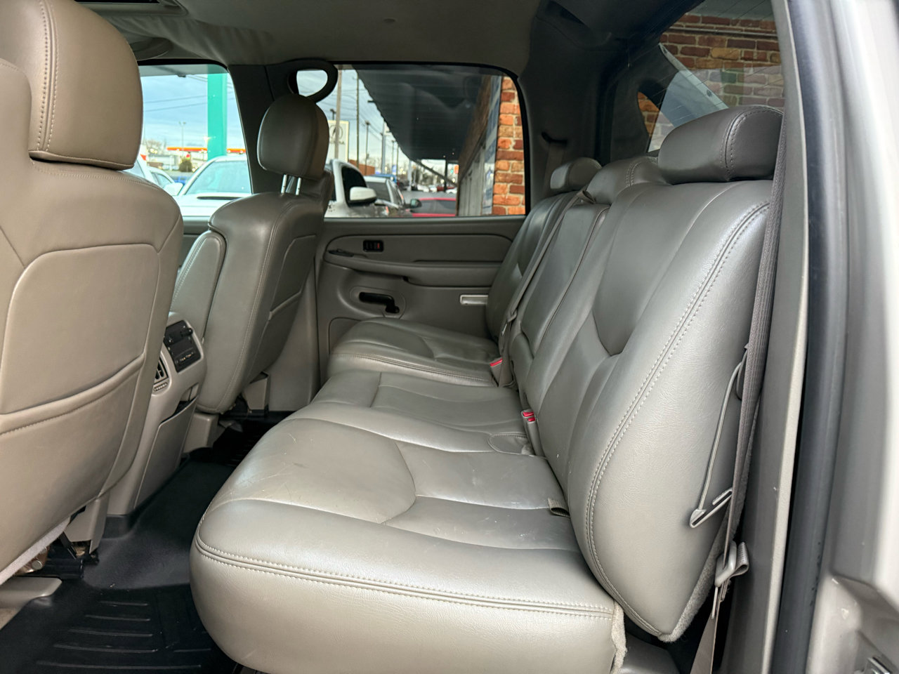 Used 2005 Chevrolet Avalanche 2500 w/ Preferred Equipment Group image 20