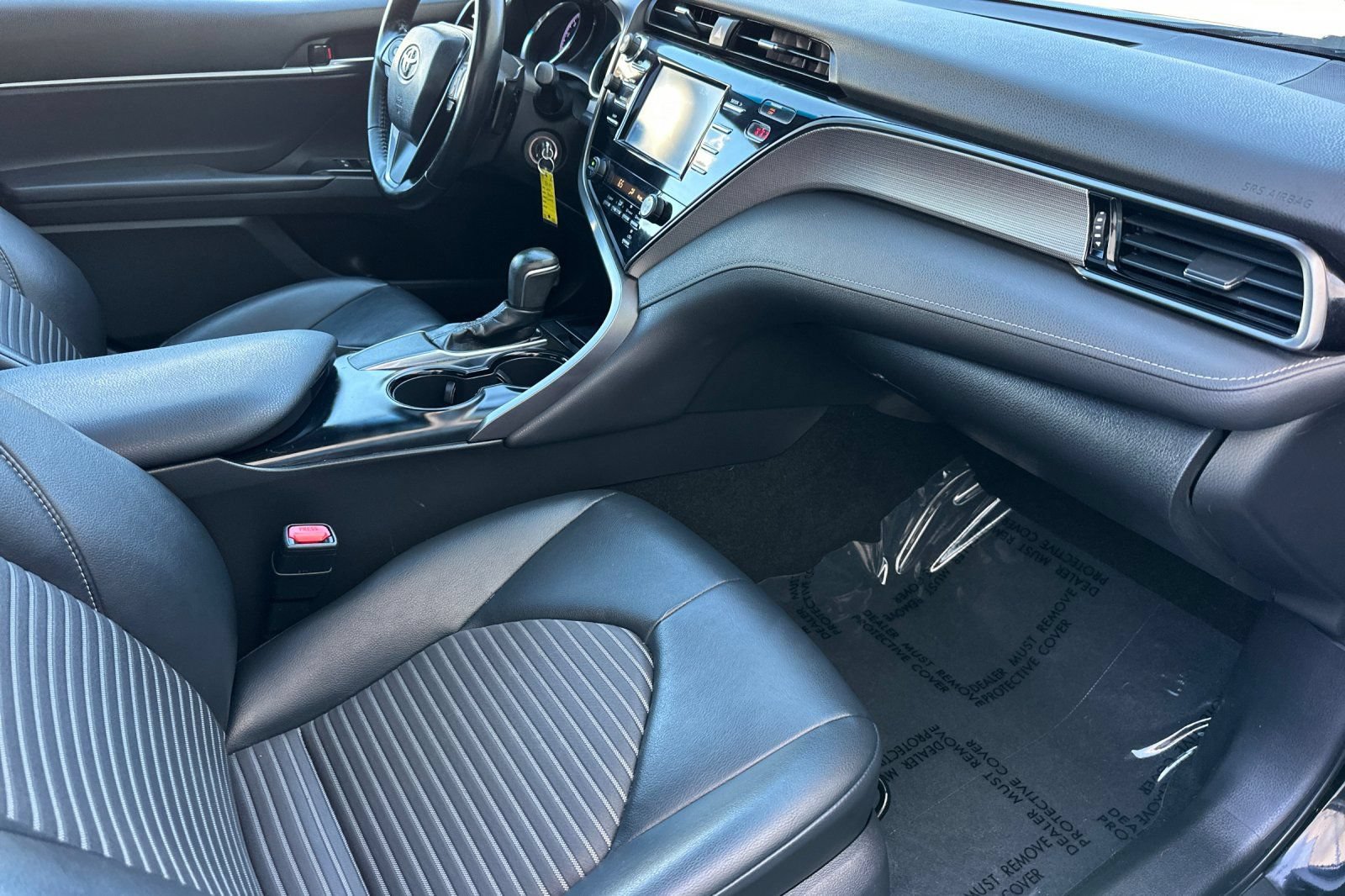 Used 2019 Toyota Camry SE FWD image 19