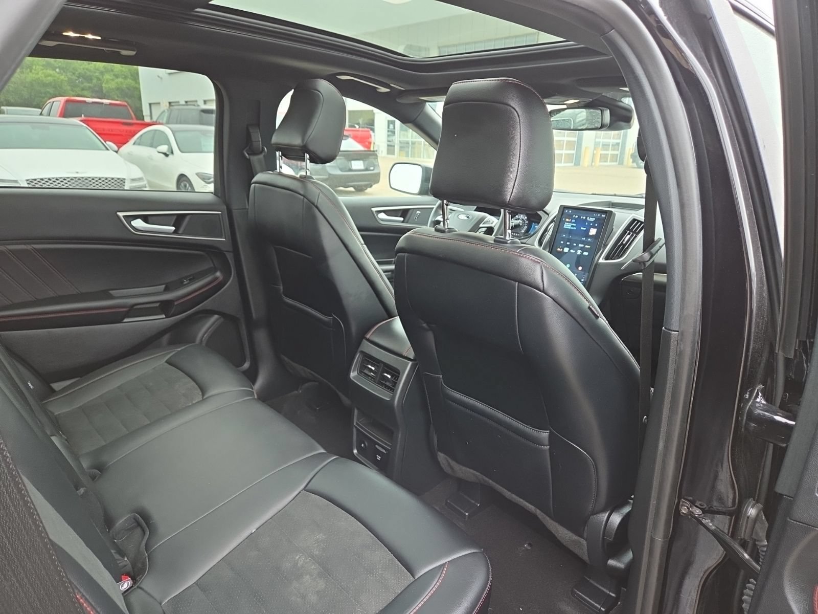 Used 2024 Ford Edge ST-Line AWD/4WD image 15