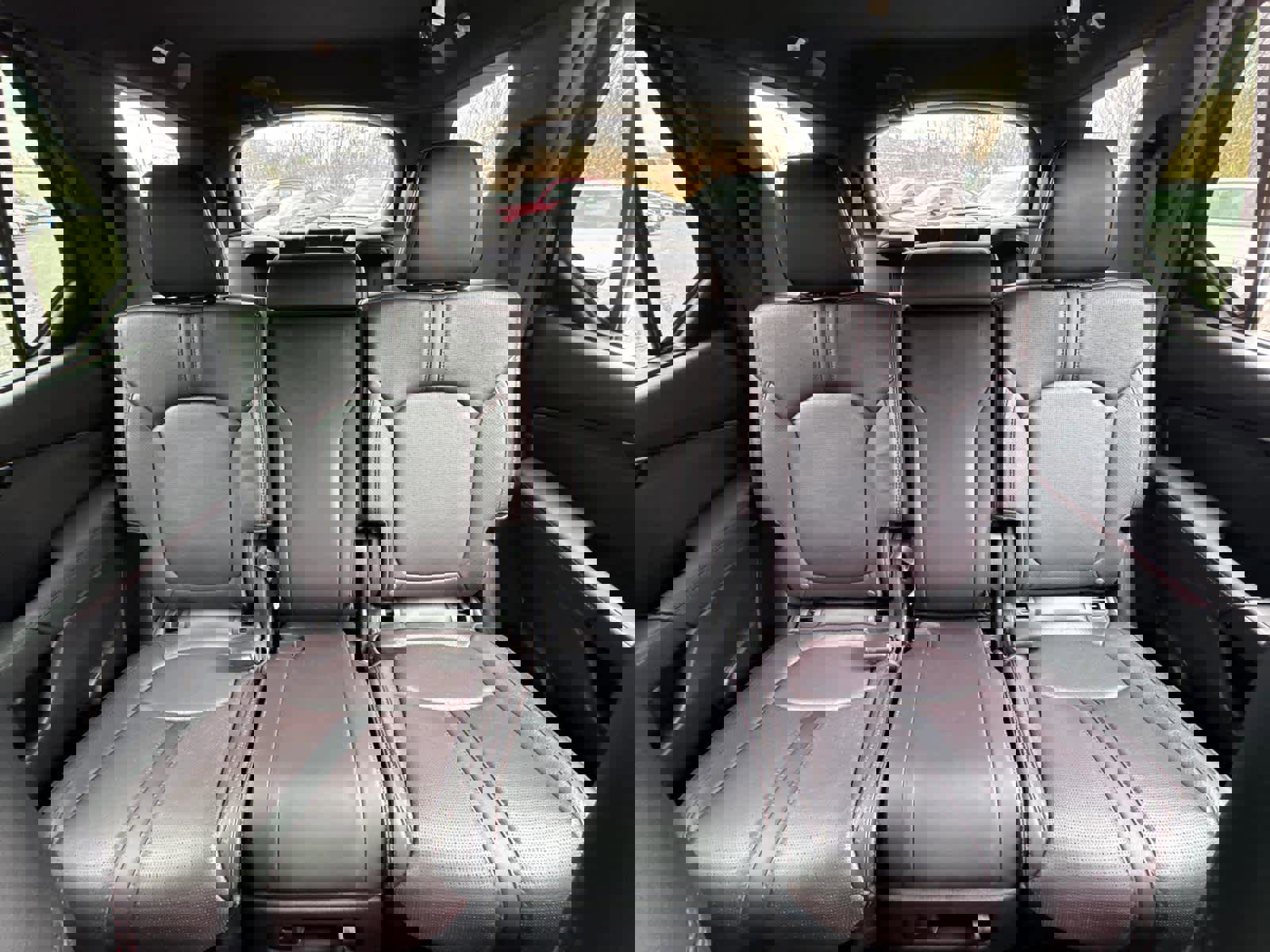 Used 2025 Honda Pilot Black Edition image 28