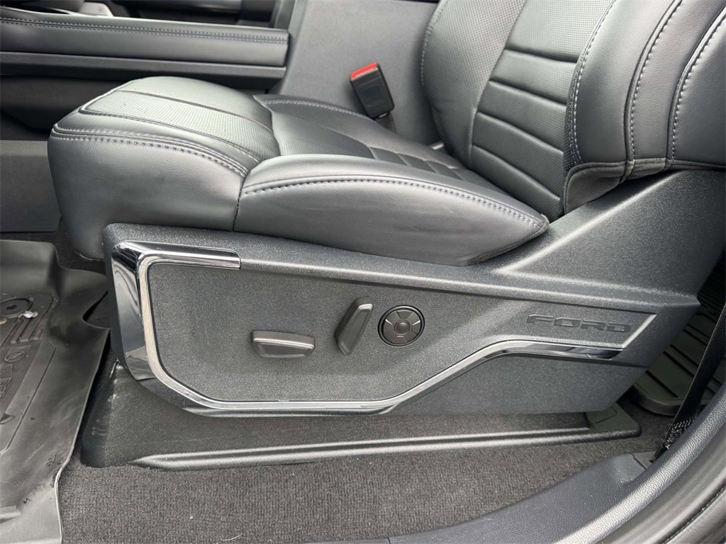 Used 2025 Ford F350 Platinum image 19