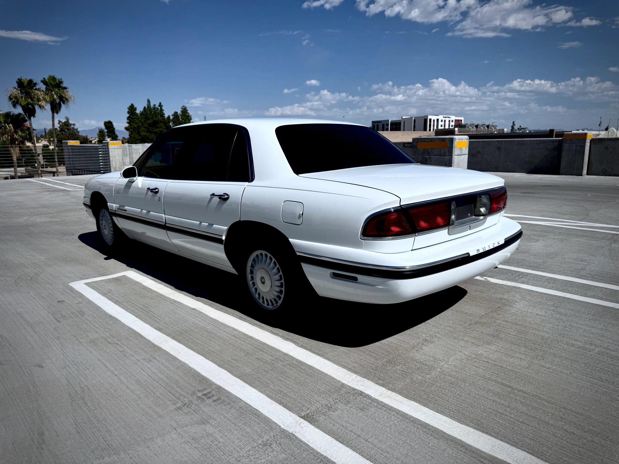 Used 1999 Buick Le Sabre Custom w/ Headliner Lighting Pkg FWD image 8