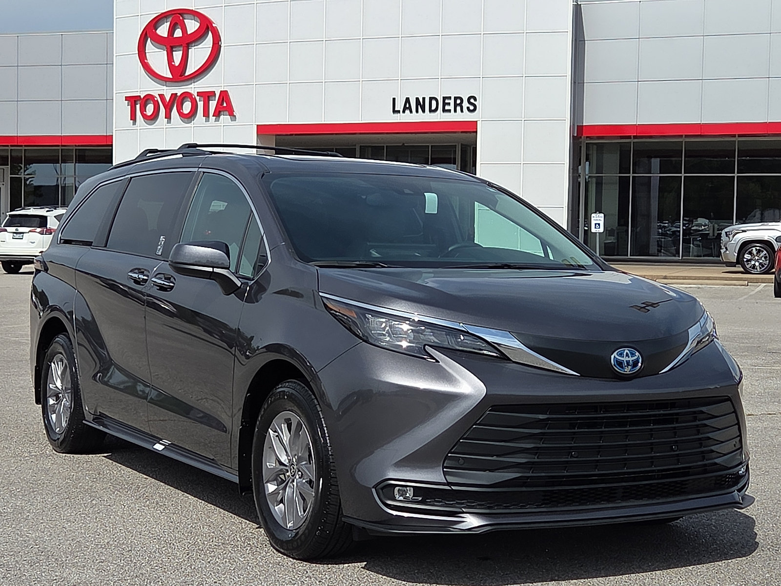 Used 2025 Toyota Sienna XLE