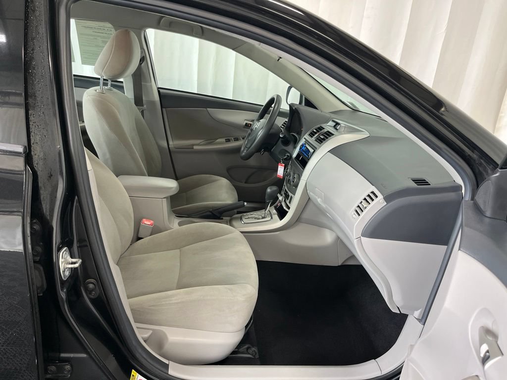 Used 2012 Toyota Corolla LE w/ Preferred Accessory Pkg FWD image 18