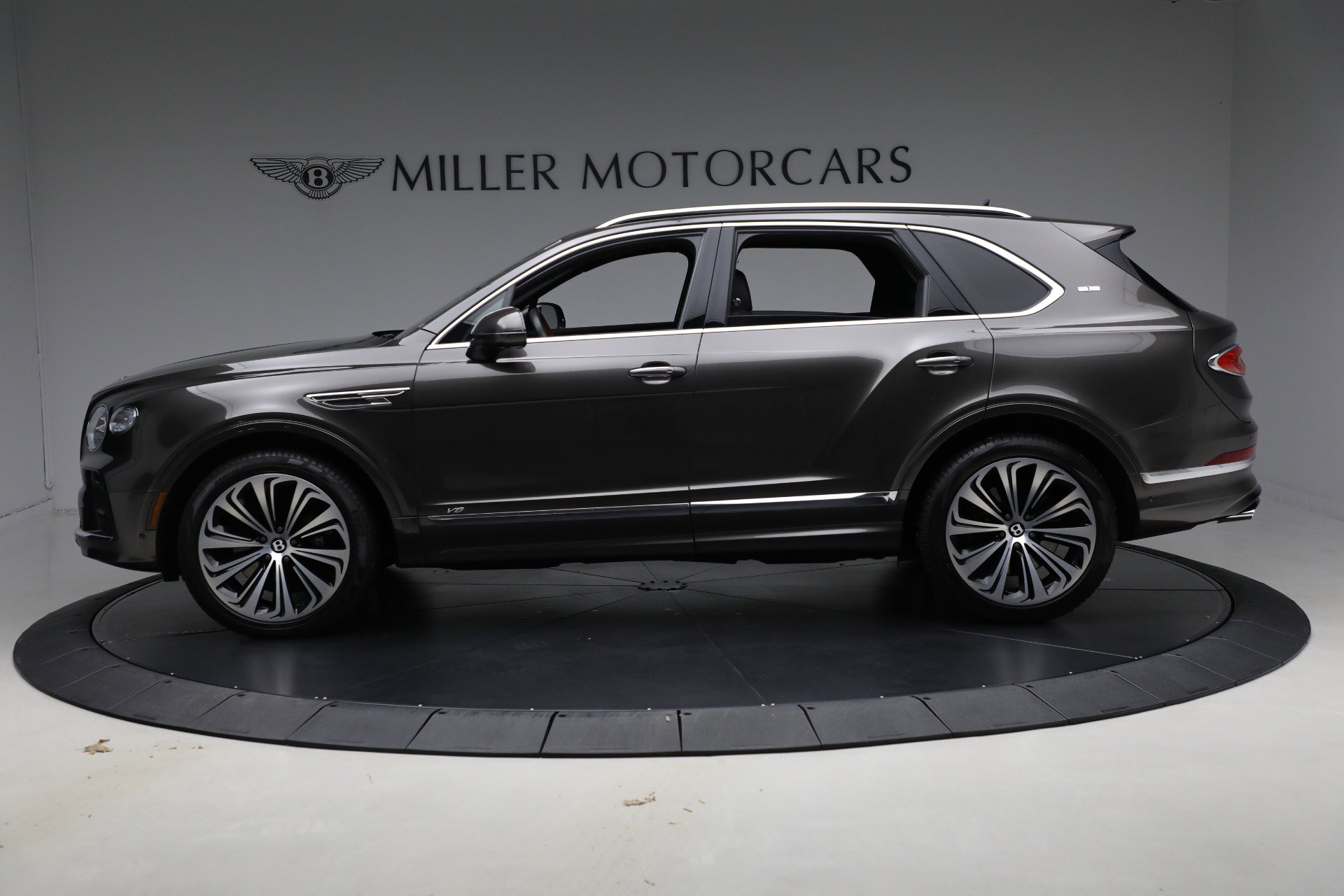 Certified 2021 Bentley Bentayga image 3