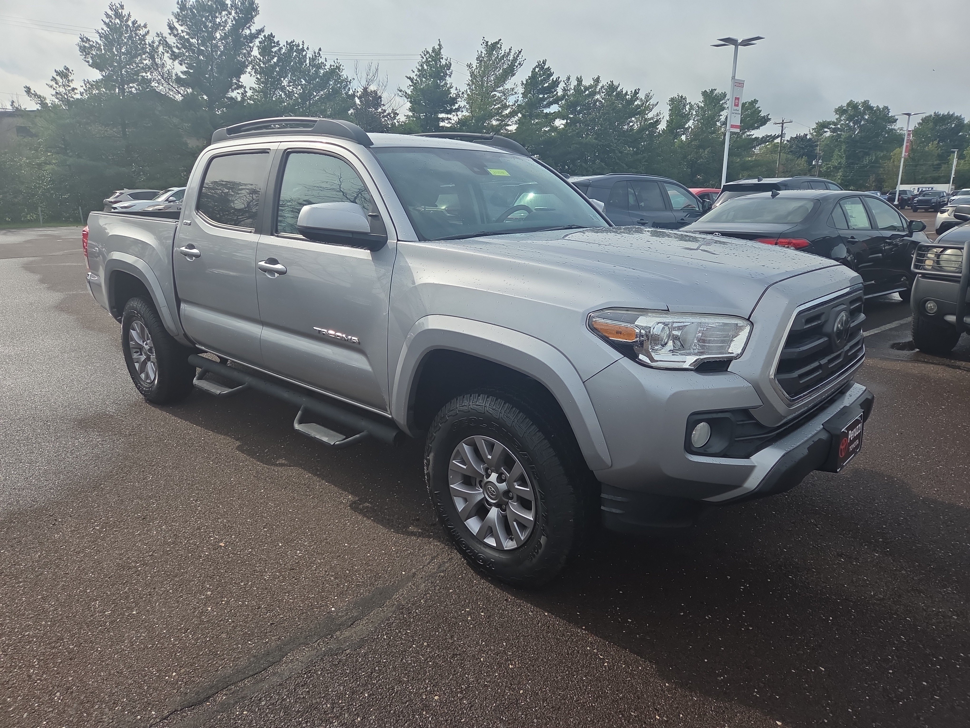 Used 2019 Toyota Tacoma SR5 AWD/4WD image 1