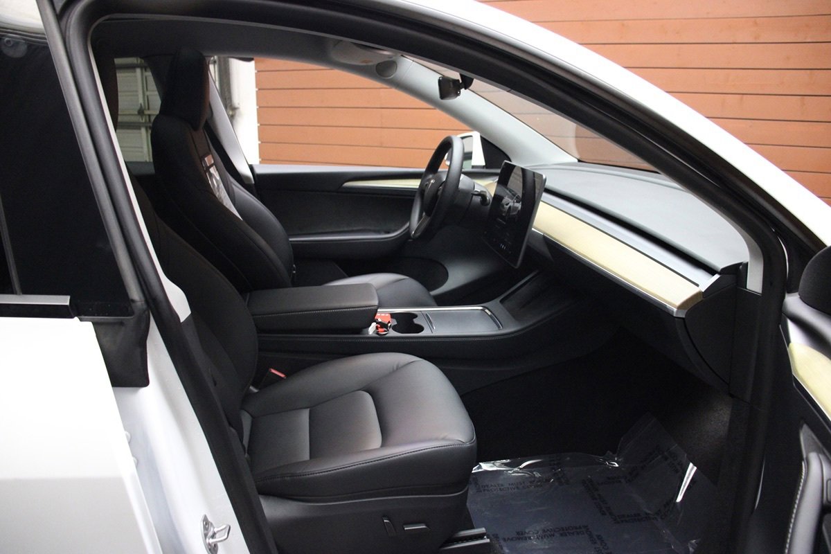 Used 2023 Tesla Model Y Long Range image 46