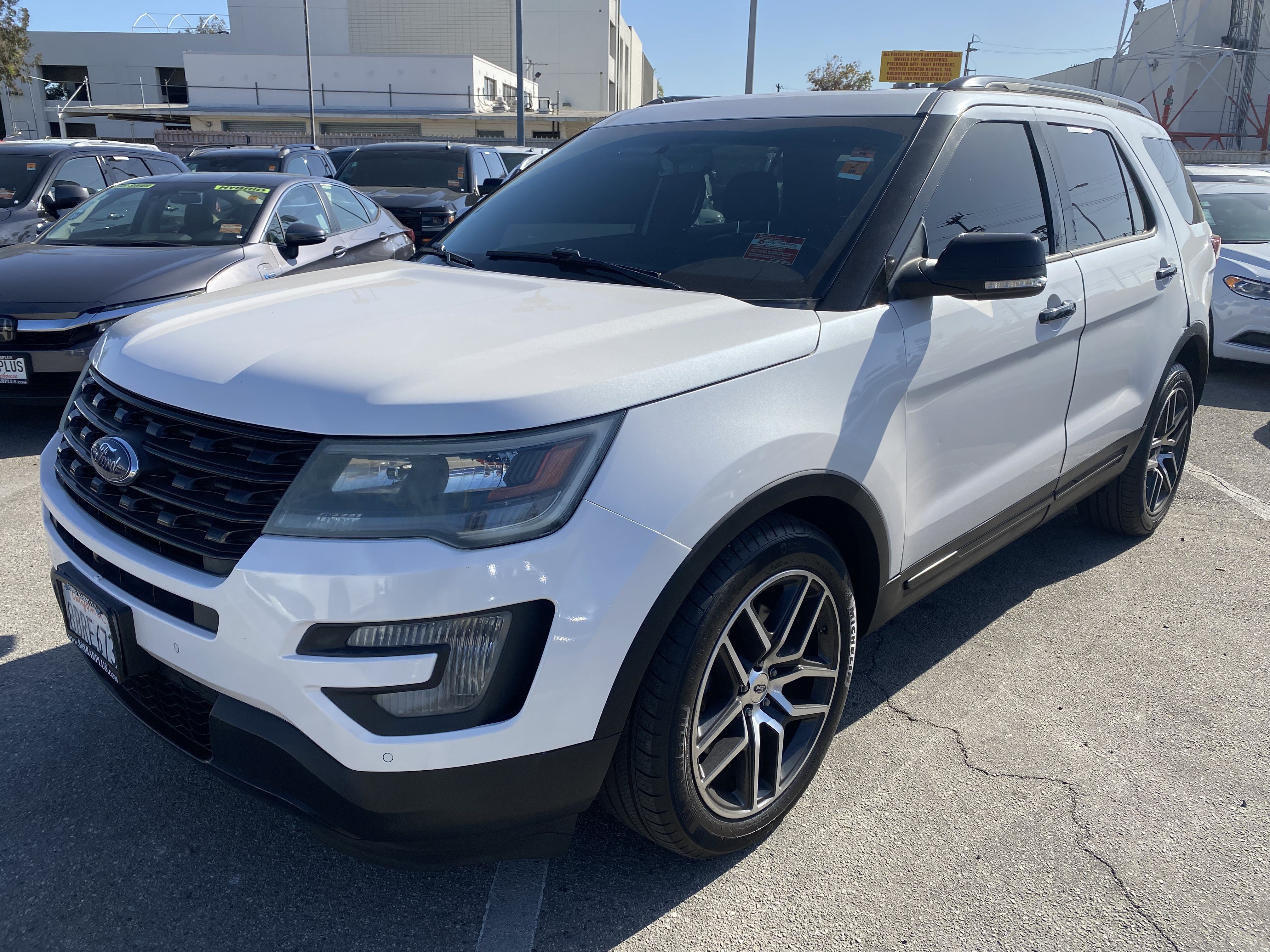 Used 2016 Ford Explorer Sport w/ Equipment Group 401A AWD/4WD image 2