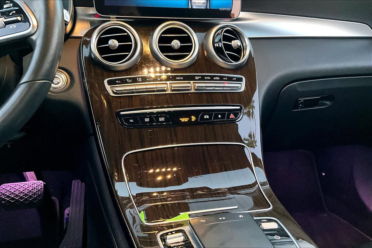 Used 2020 Mercedes-Benz GLC 300 4MATIC image 29
