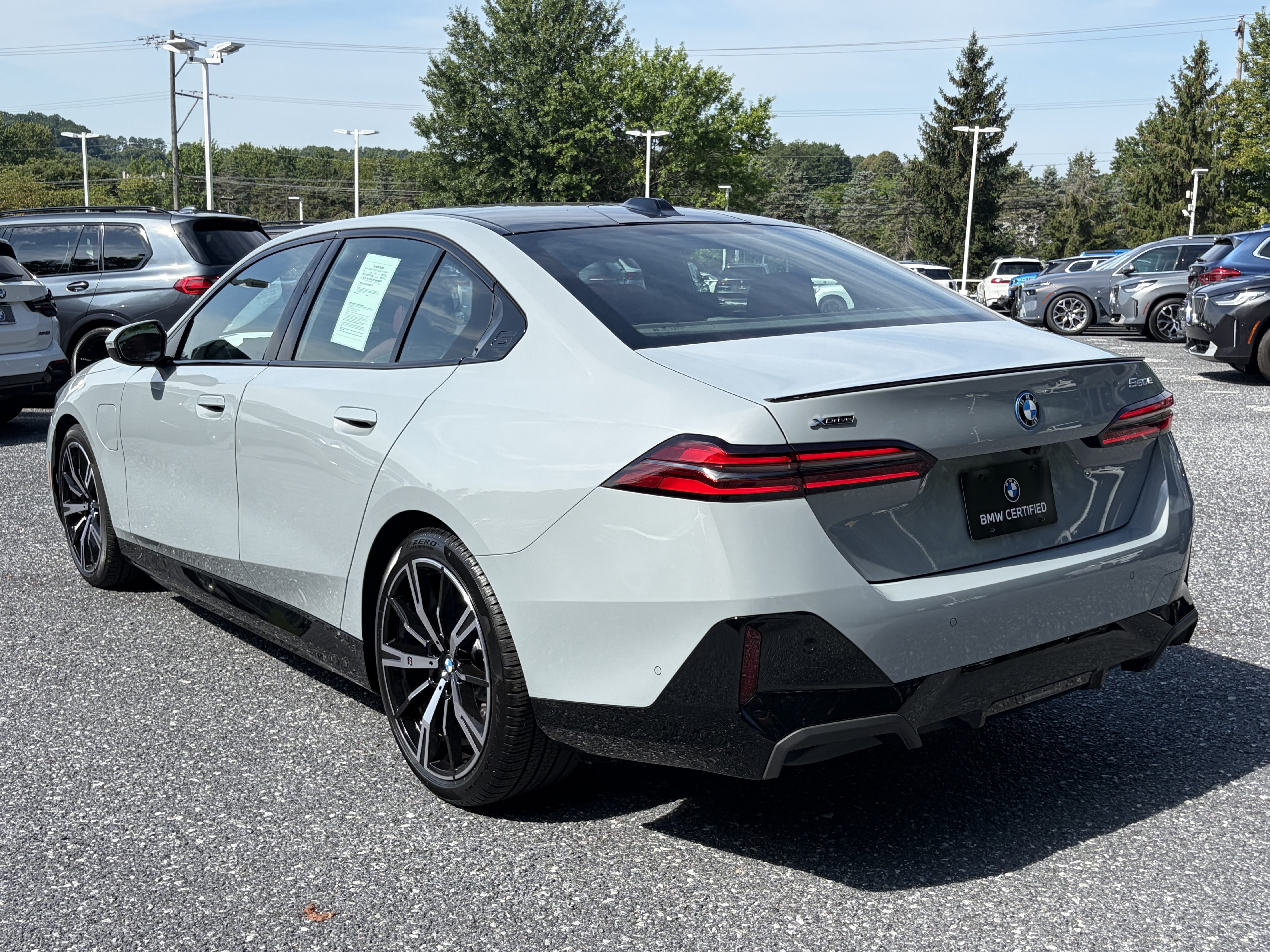 Used 2026 BMW 550e xDrive AWD/4WD image 5