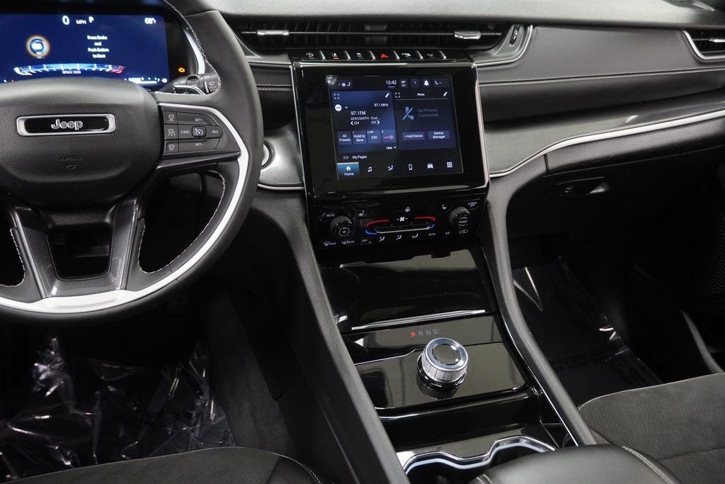 Certified 2023 Jeep Grand Cherokee Altitude image 23