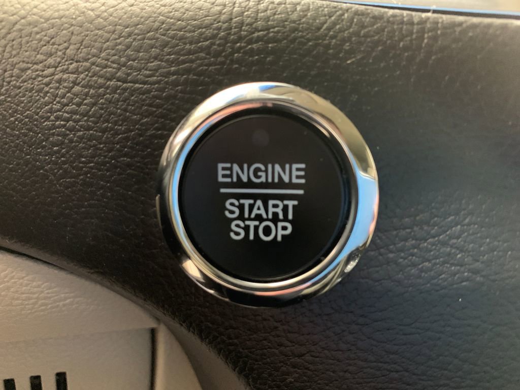 Used 2020 Ford Edge Titanium FWD image 14