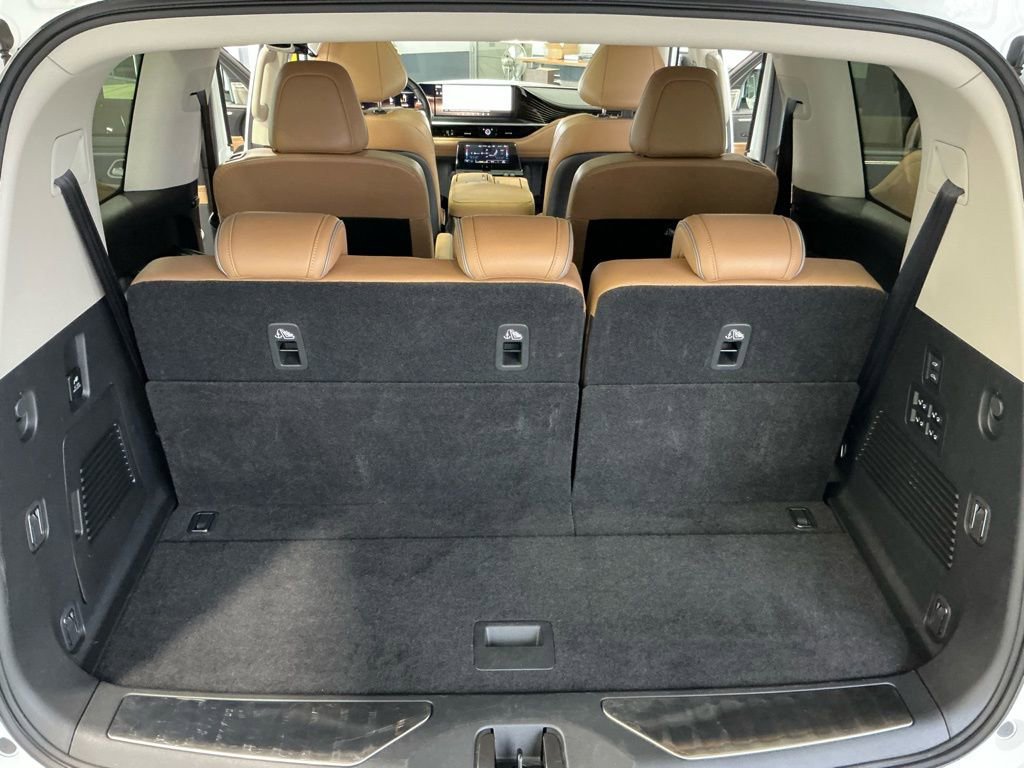 Used 2025 INFINITI QX80 Sensory image 35