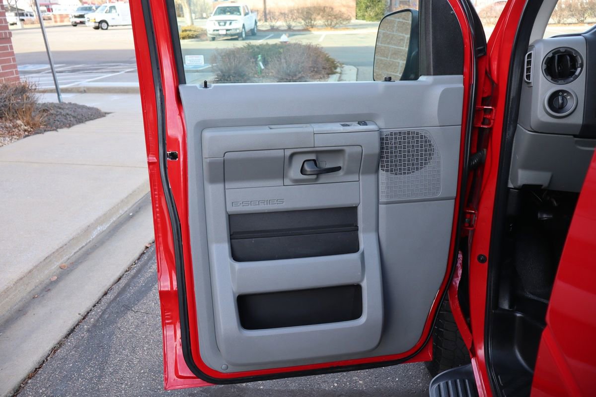 Used 2009 Ford E-350 and Econoline 350 XLT image 24