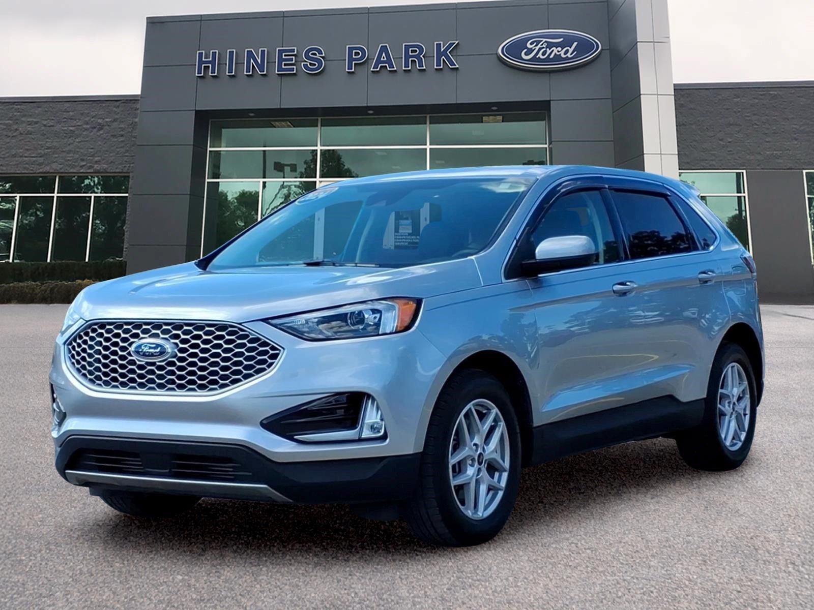 Certified 2024 Ford Edge SEL w/ Convenience Package AWD/4WD image 3