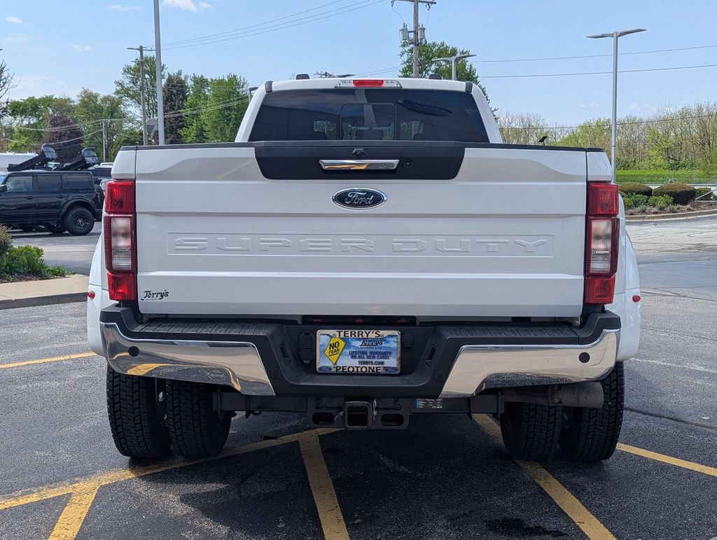 Used 2021 Ford F450 Lariat w/ Lariat Value Package AWD/4WD image 4