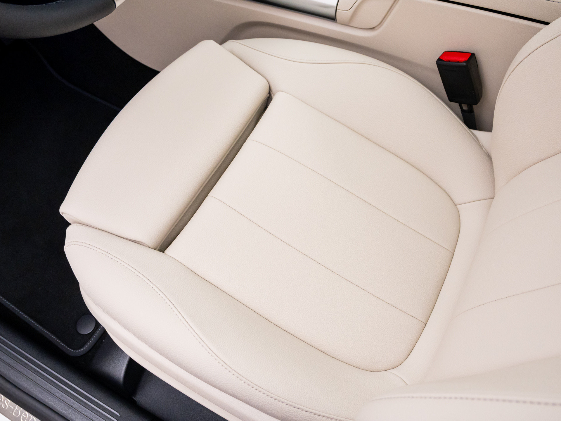 New 2026 Mercedes-Benz GLA 250 4MATIC image 17