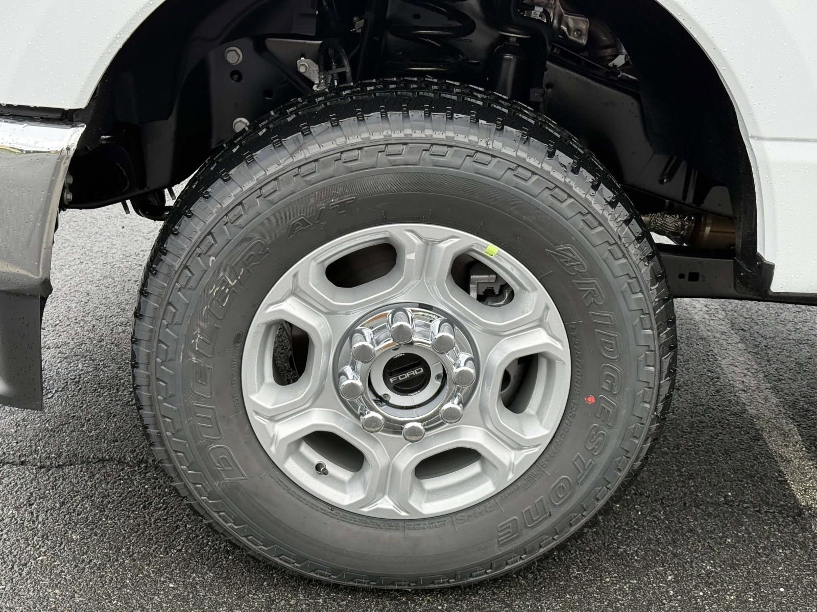 New 2026 Ford F250 XLT w/ FX4 Off-Road Package image 7