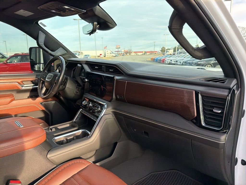 Used 2024 GMC Sierra 3500 Denali Ultimate image 22