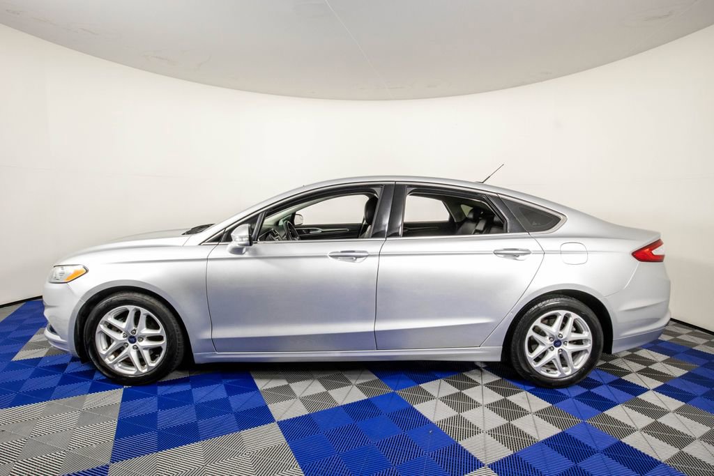 Used 2015 Ford Fusion SE w/ Equipment Group 202A FWD image 7