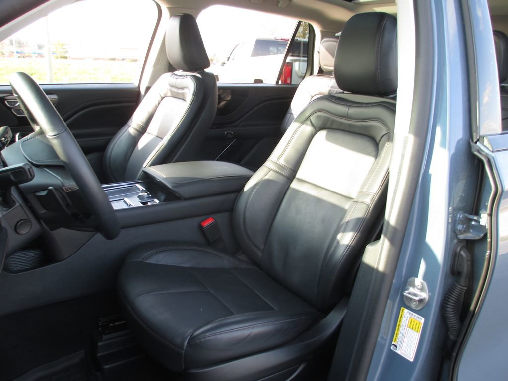 Used 2025 Lincoln Aviator Reserve w/ Jet Appearance Package image 21