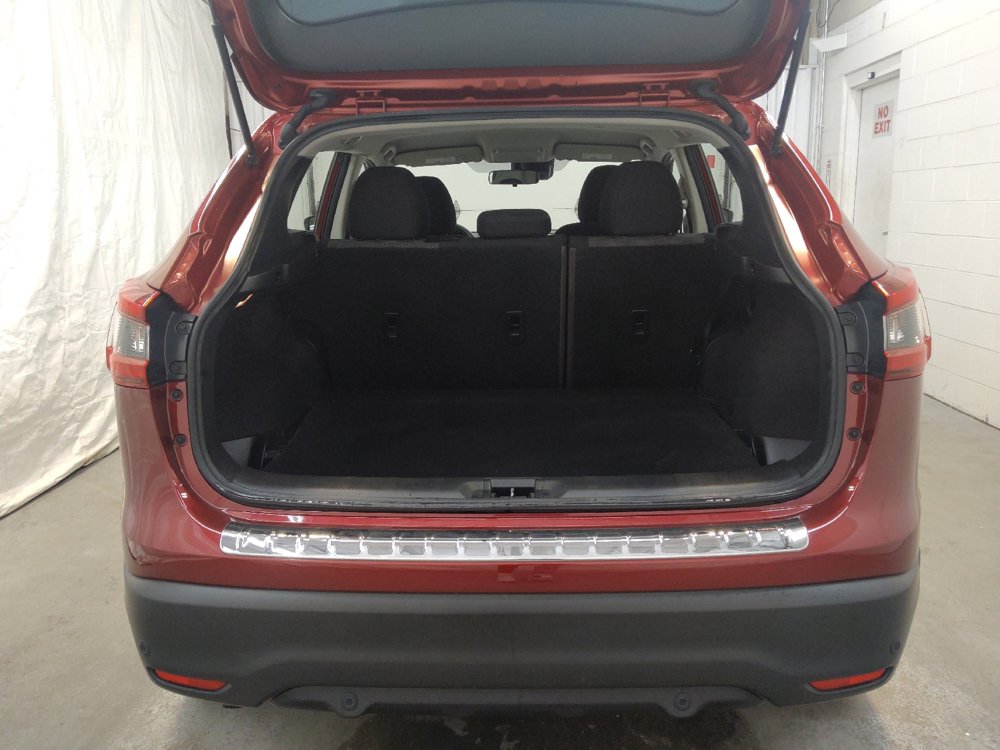 Used 2020 Nissan Rogue Sport SV image 29