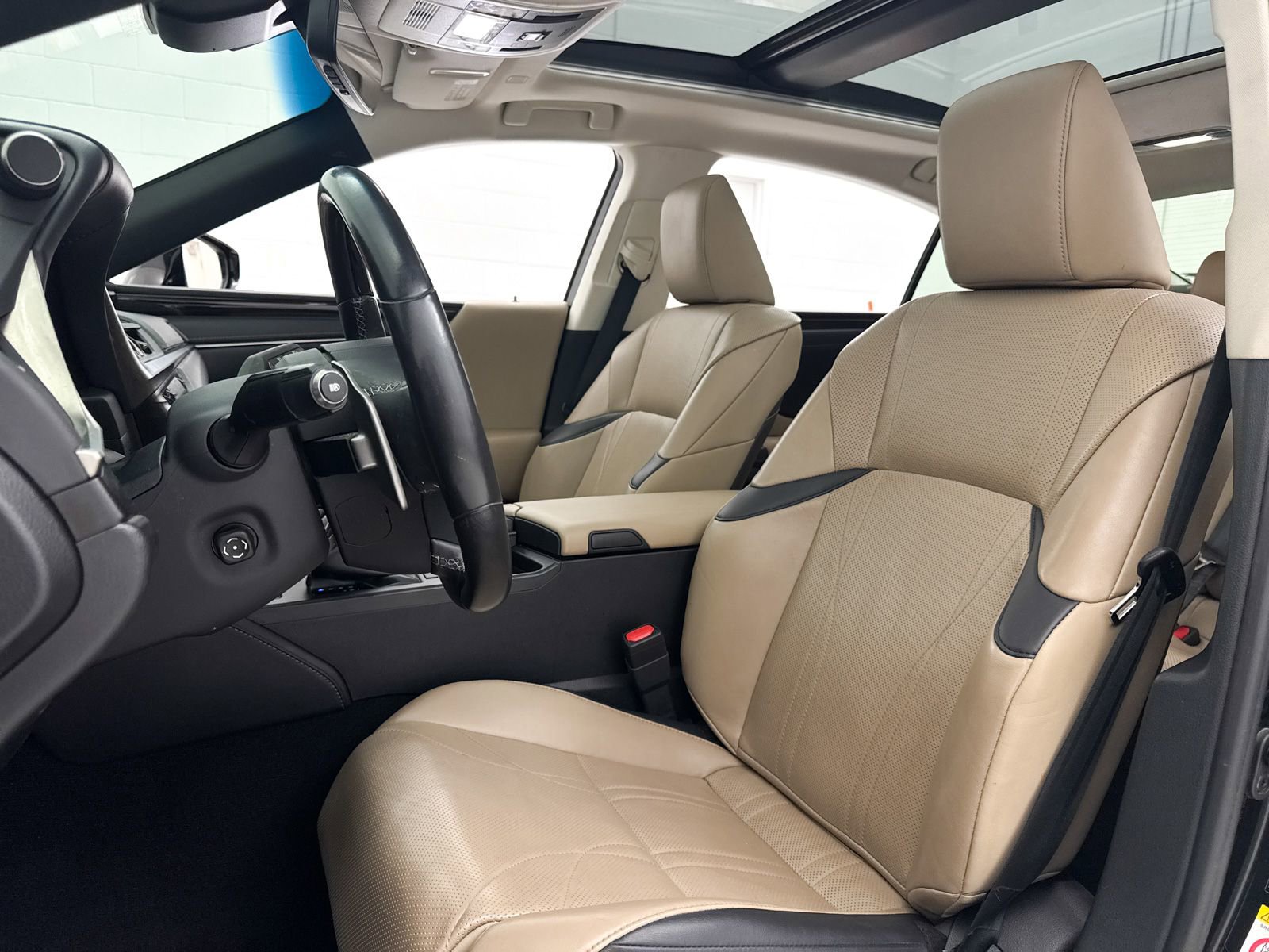 Used 2019 Lexus ES 350 Luxury w/ Accessory Package FWD image 20