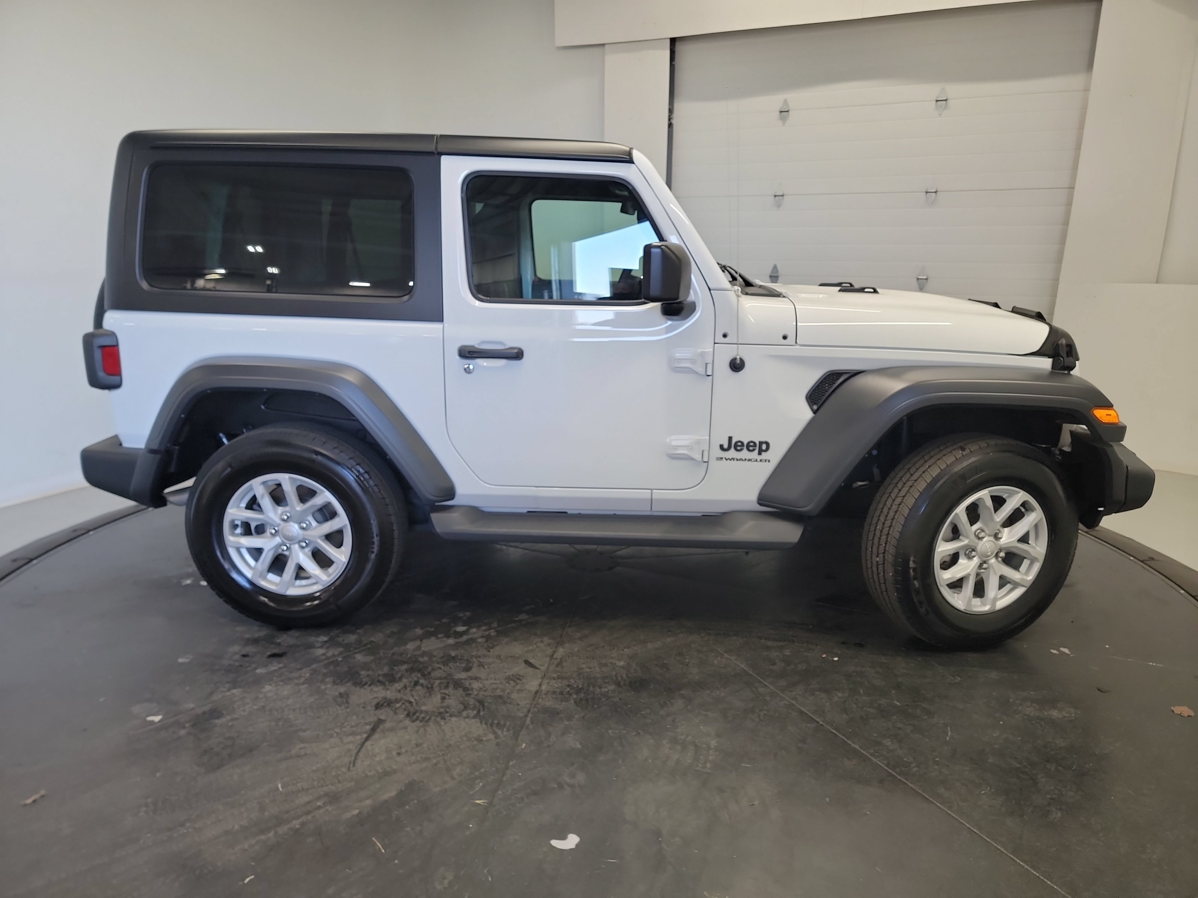 Used 2023 Jeep Wrangler Sport AWD/4WD image 11