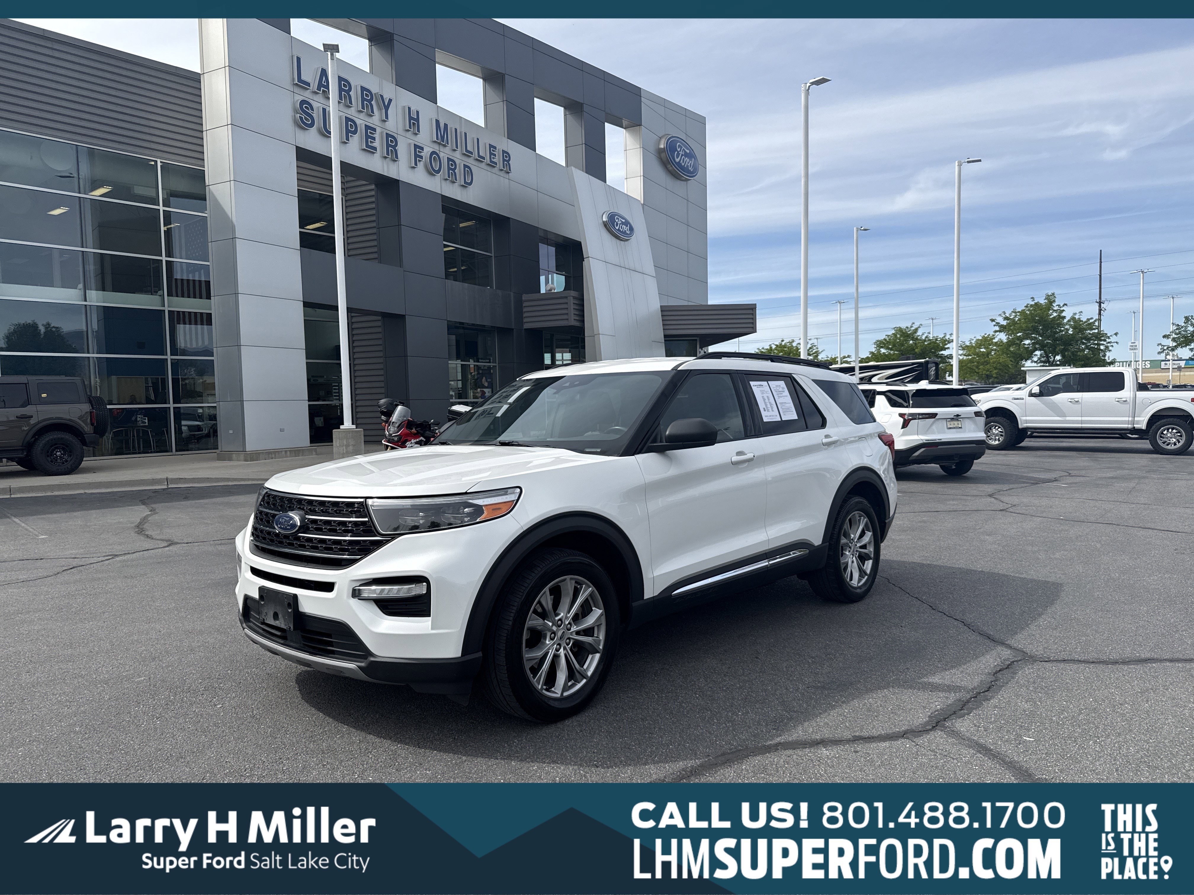 Used 2020 Ford Explorer XLT w/ Equipment Group 202A AWD/4WD image 1