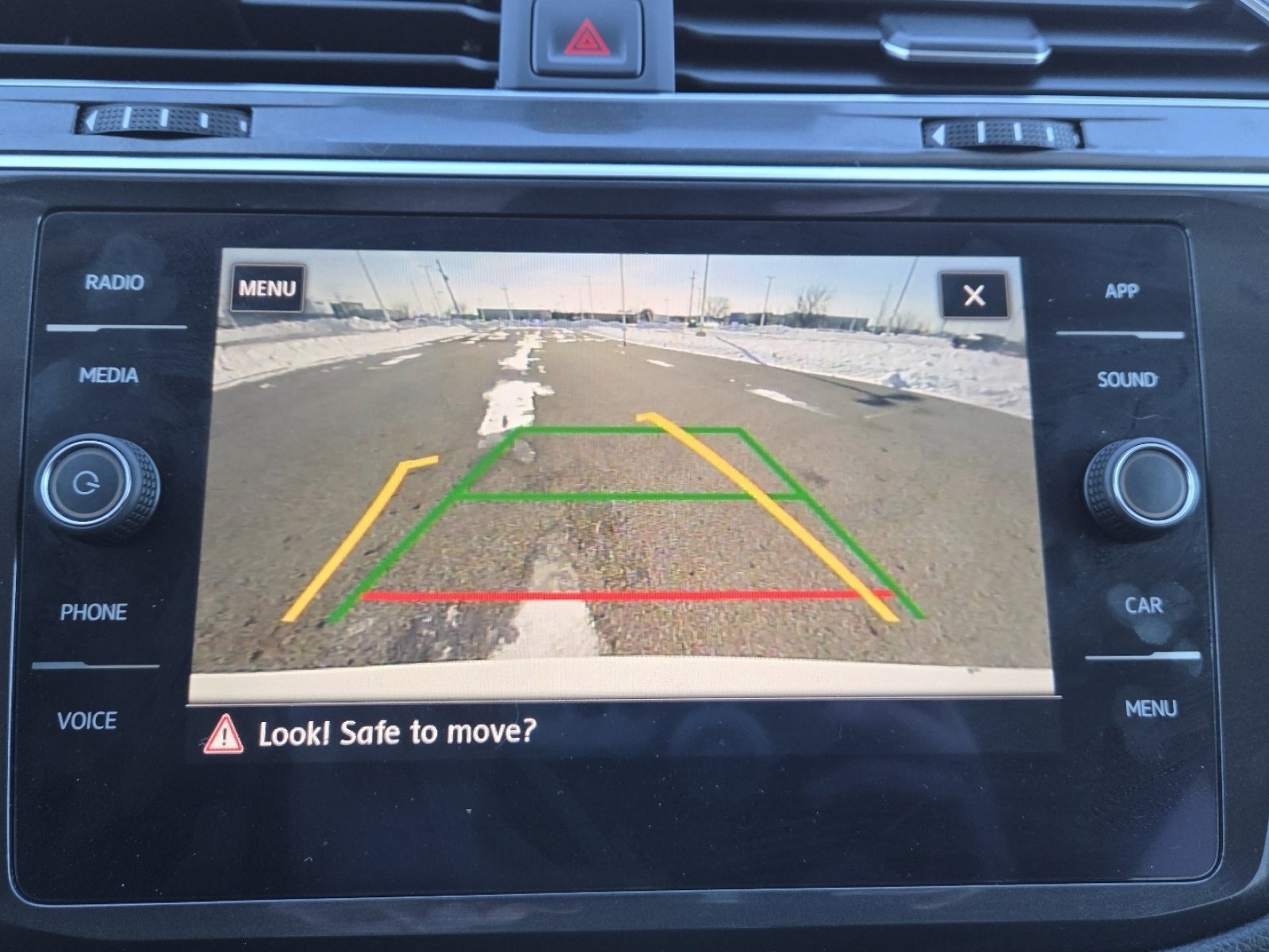 Used 2020 Volkswagen Tiguan SE image 7