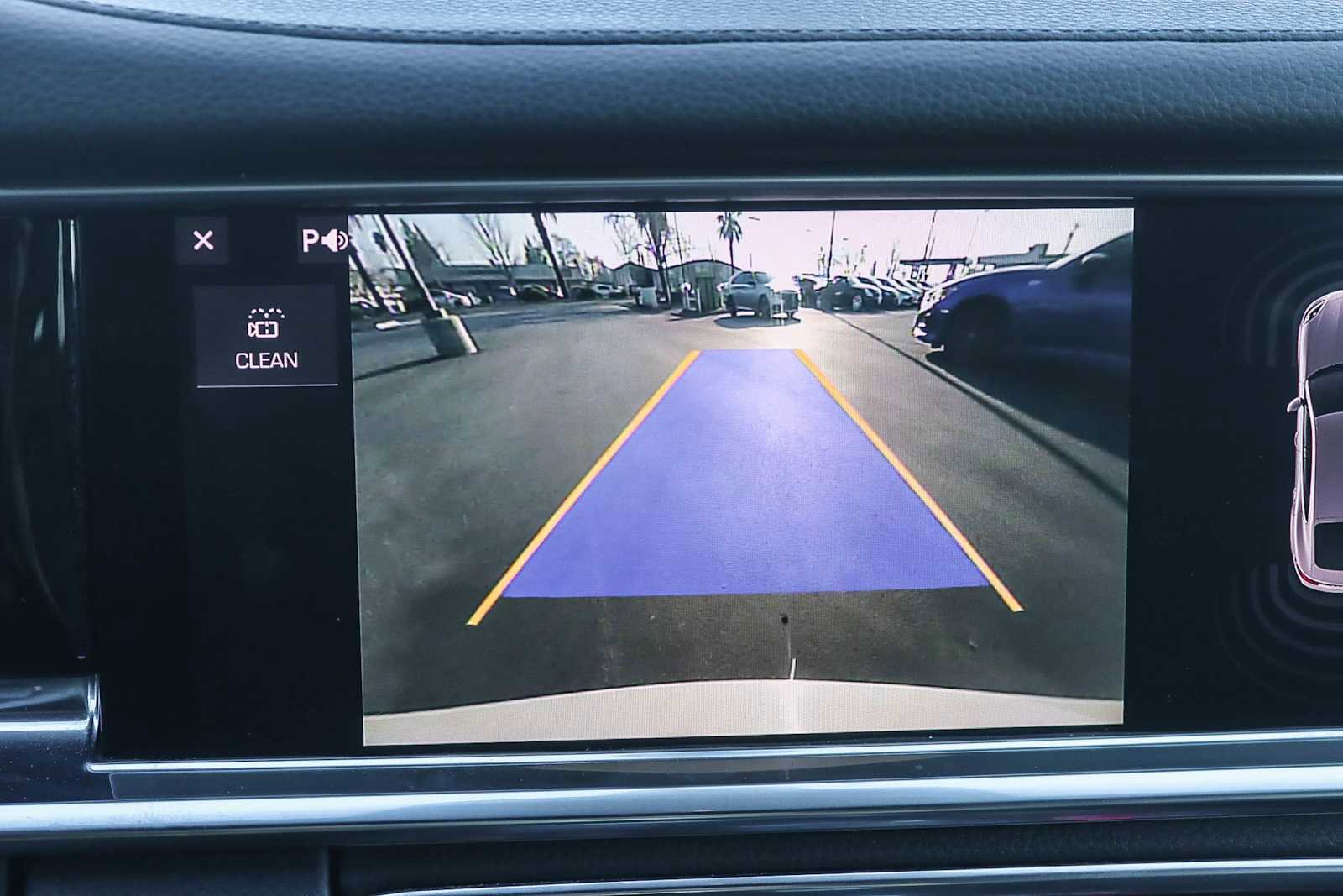 Used 2018 Porsche Panamera 4 image 25