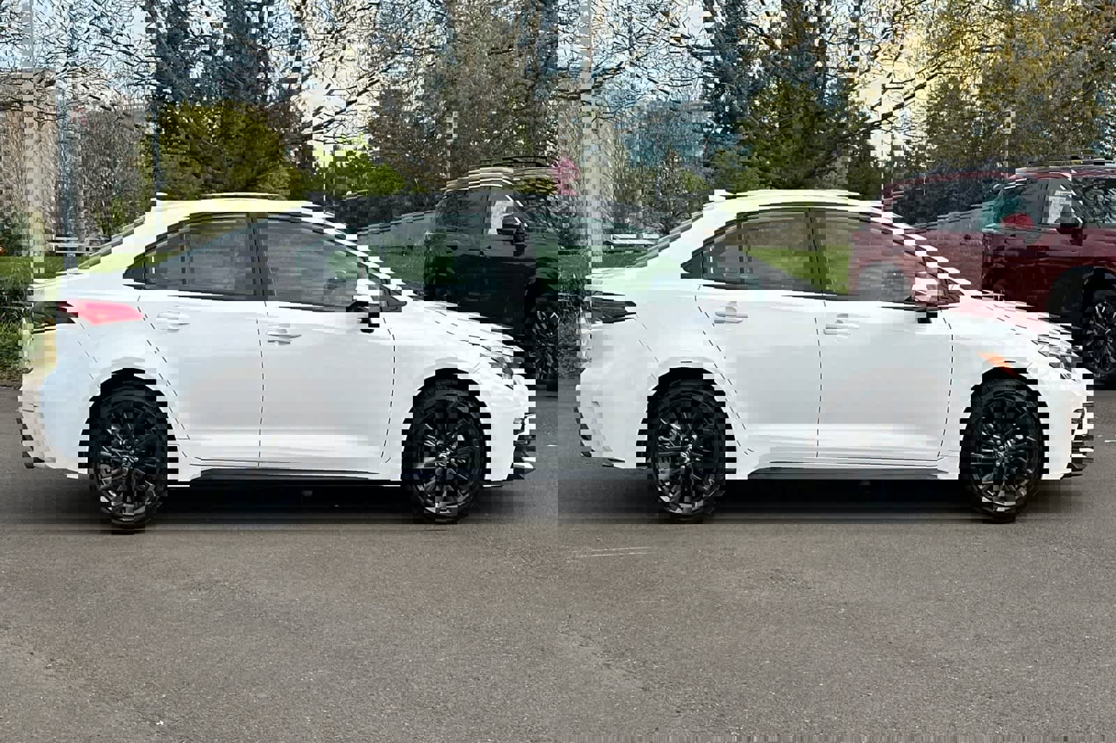 Used 2023 Toyota Corolla SE w/ Carpet Mat Package (TMS) FWD image 8