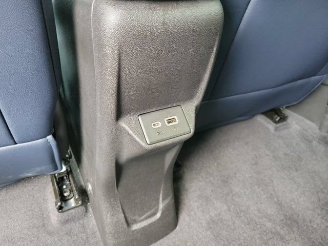 Used 2023 Chevrolet Bolt EUV Premier w/ Sun & Sound Package FWD image 11