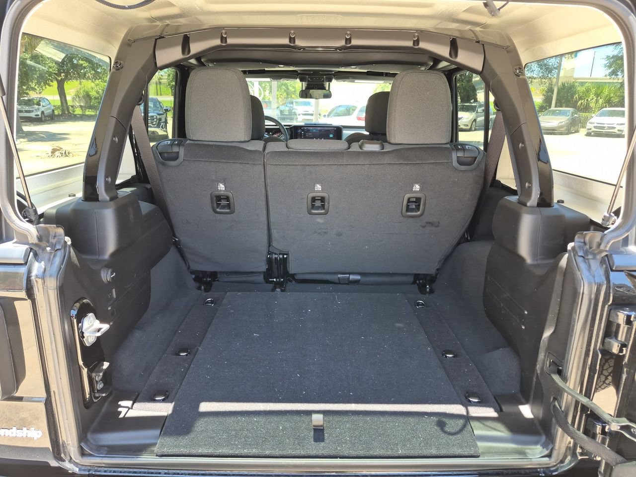 Used 2024 Jeep Wrangler Unlimited Sport AWD/4WD image 21