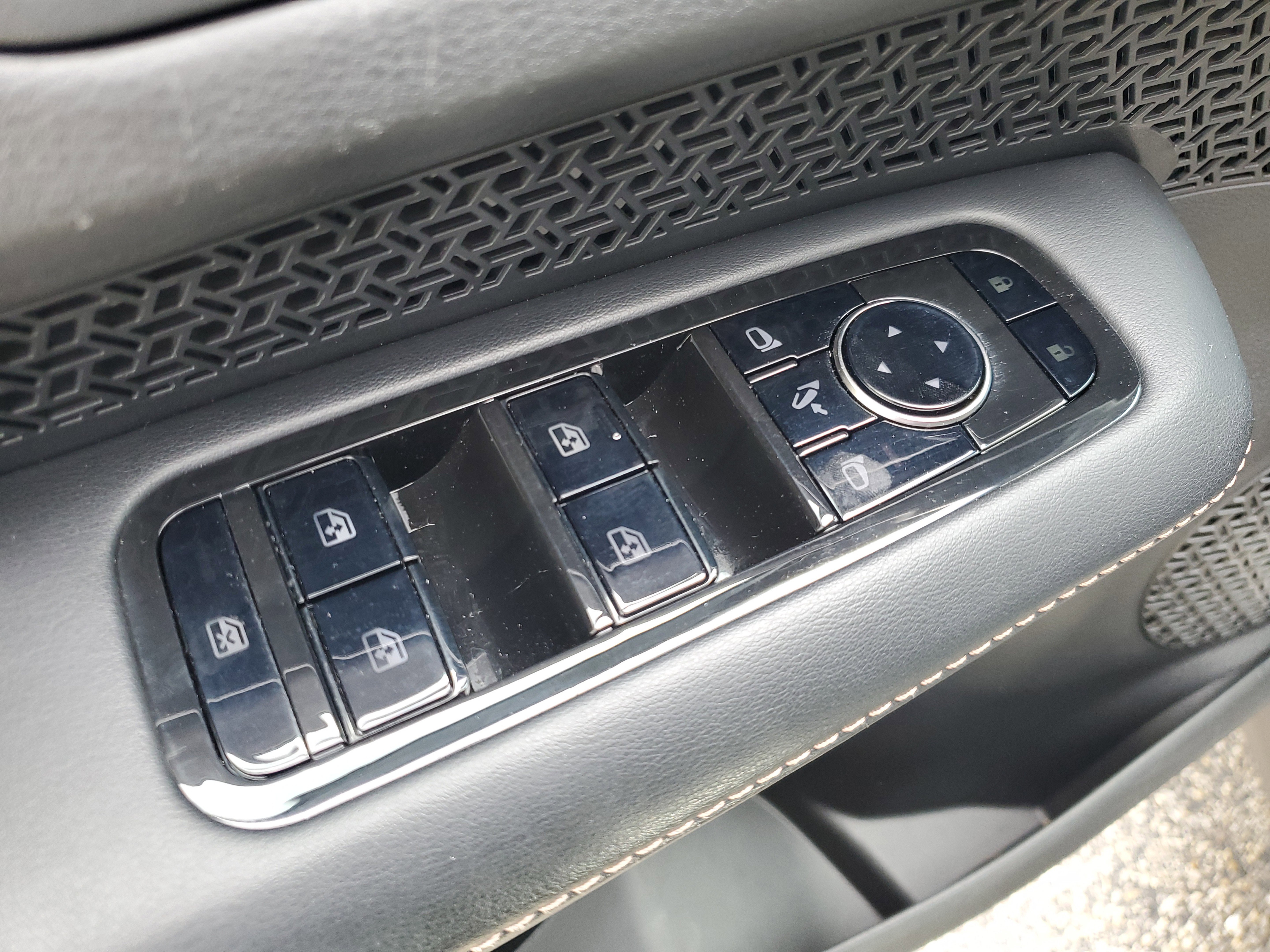 Certified 2023 Nissan Ariya AWD image 23