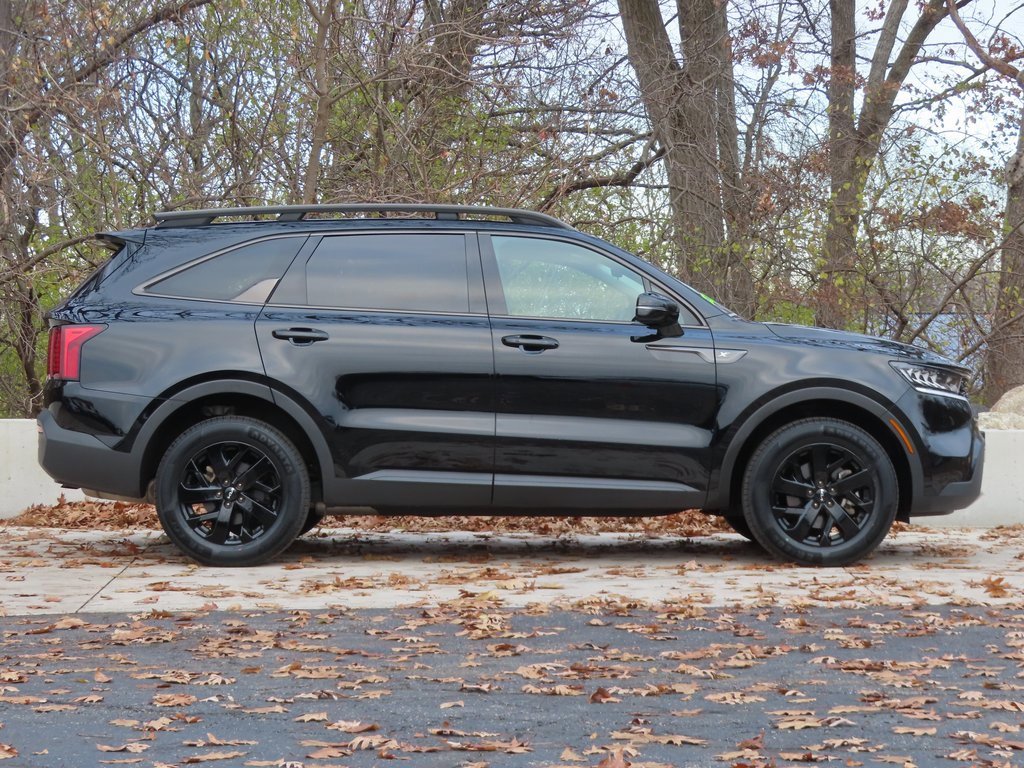 Certified 2023 Kia Sorento S w/ Panoramic Sunroof Package image 2