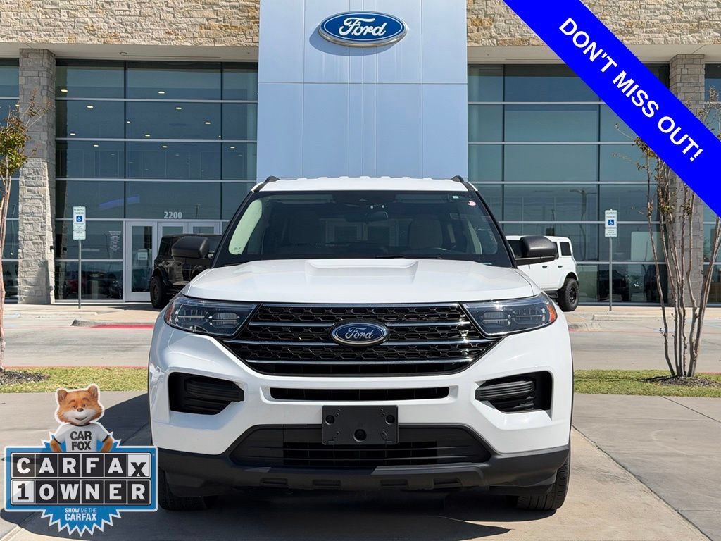 Used 2023 Ford Explorer XLT AWD/4WD image 2
